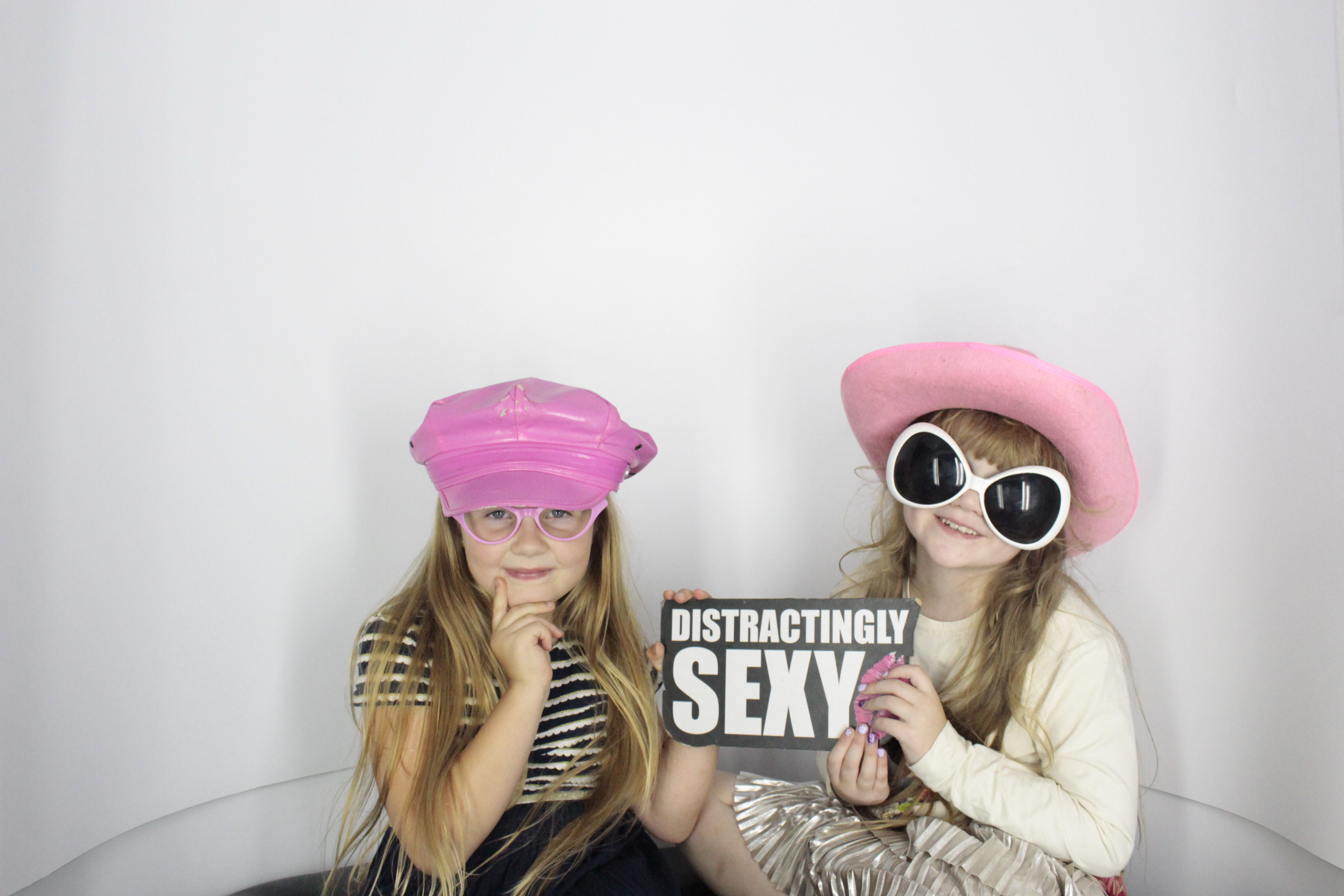 Nadine 40th Birthday  | View more photos from the event at gallery.myphotoboothexperience.co.uk/u/MyPhotoBoothExperienceLtd/Nadine-40th-Birthday